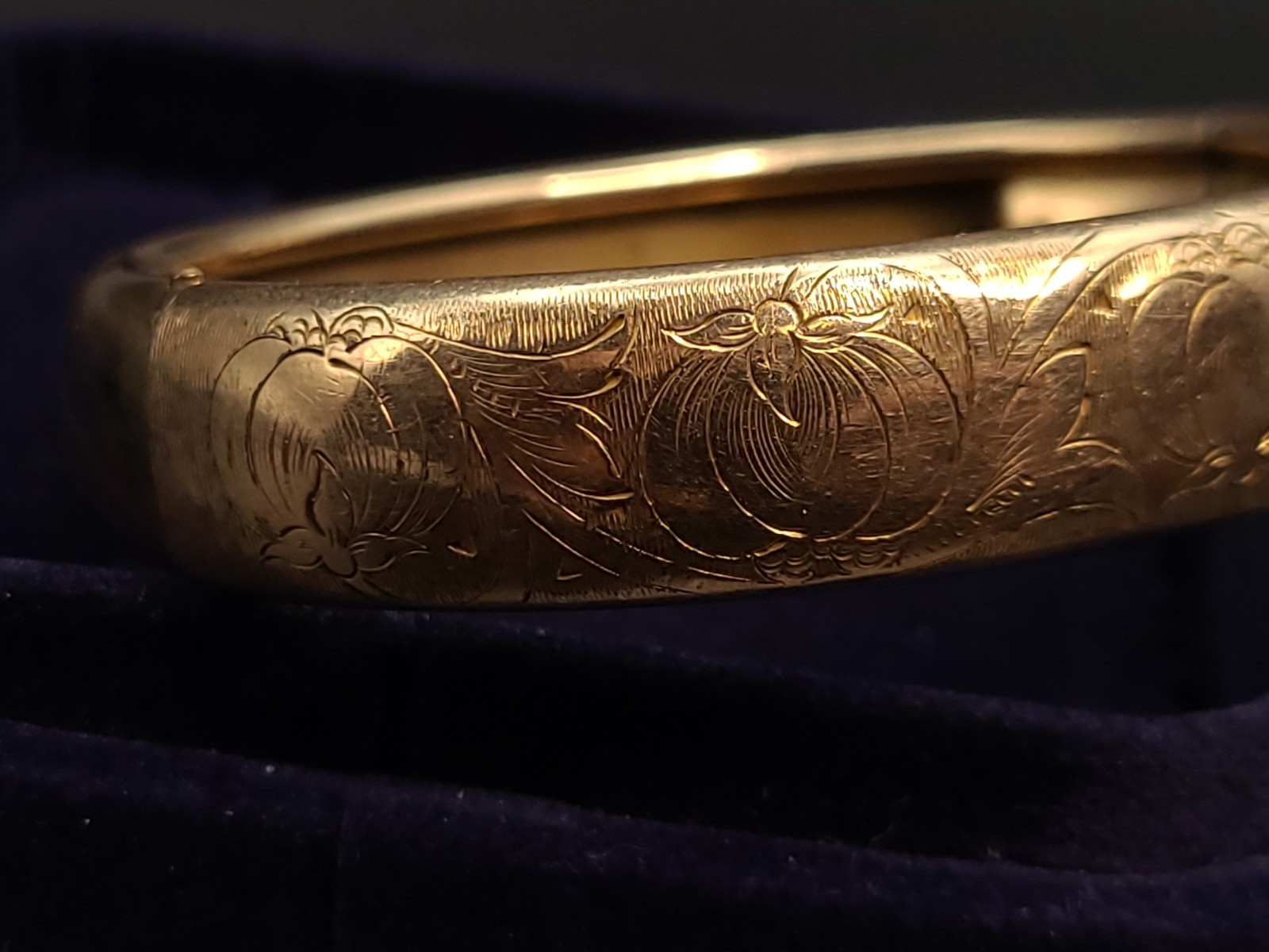 Antique Victorian Gold Filled Engraved Floral Hinged Bangle Bracelet 18cm