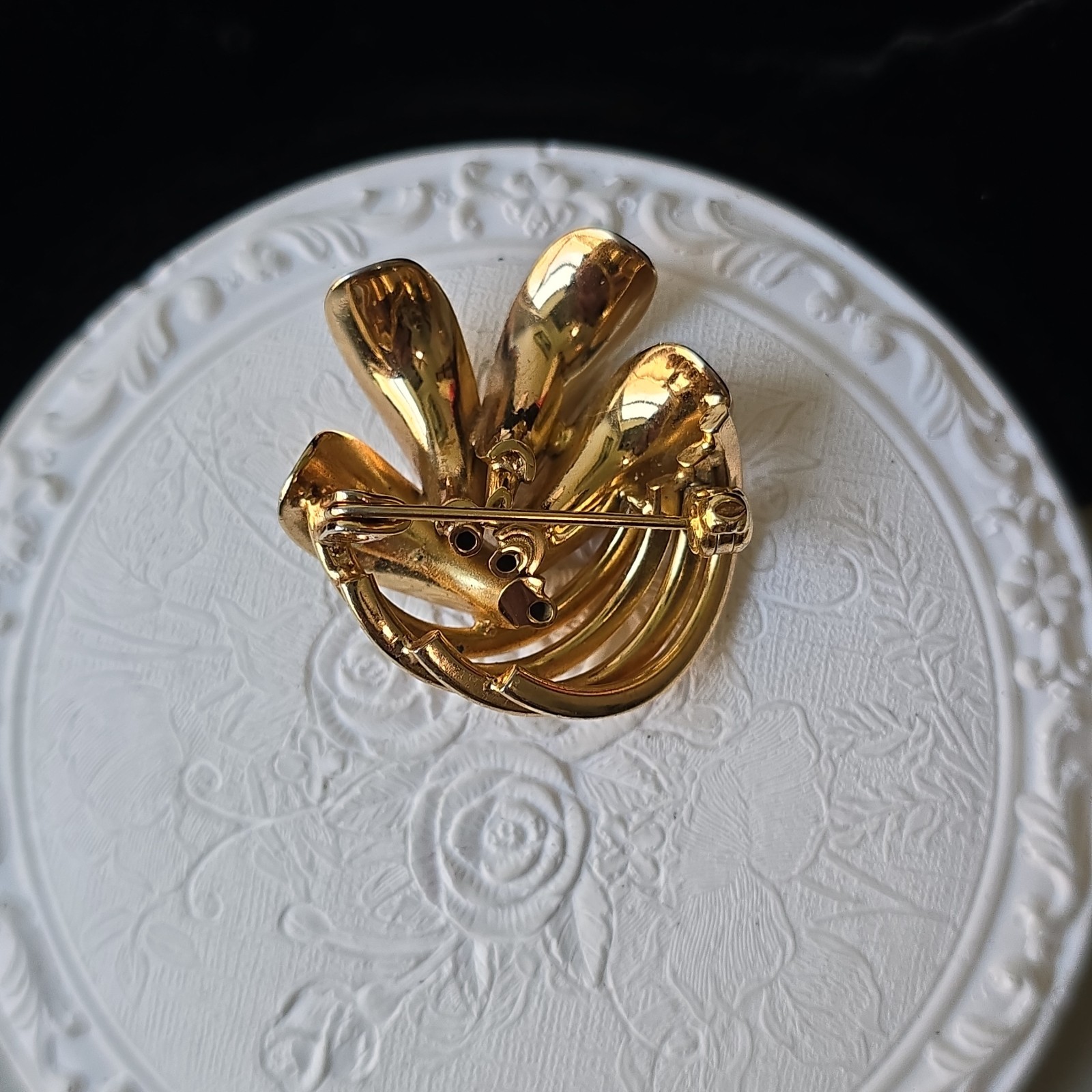 Vintage Unsigned Grosse Germany Gold Plated Glass Rhinestones Pin Brooch