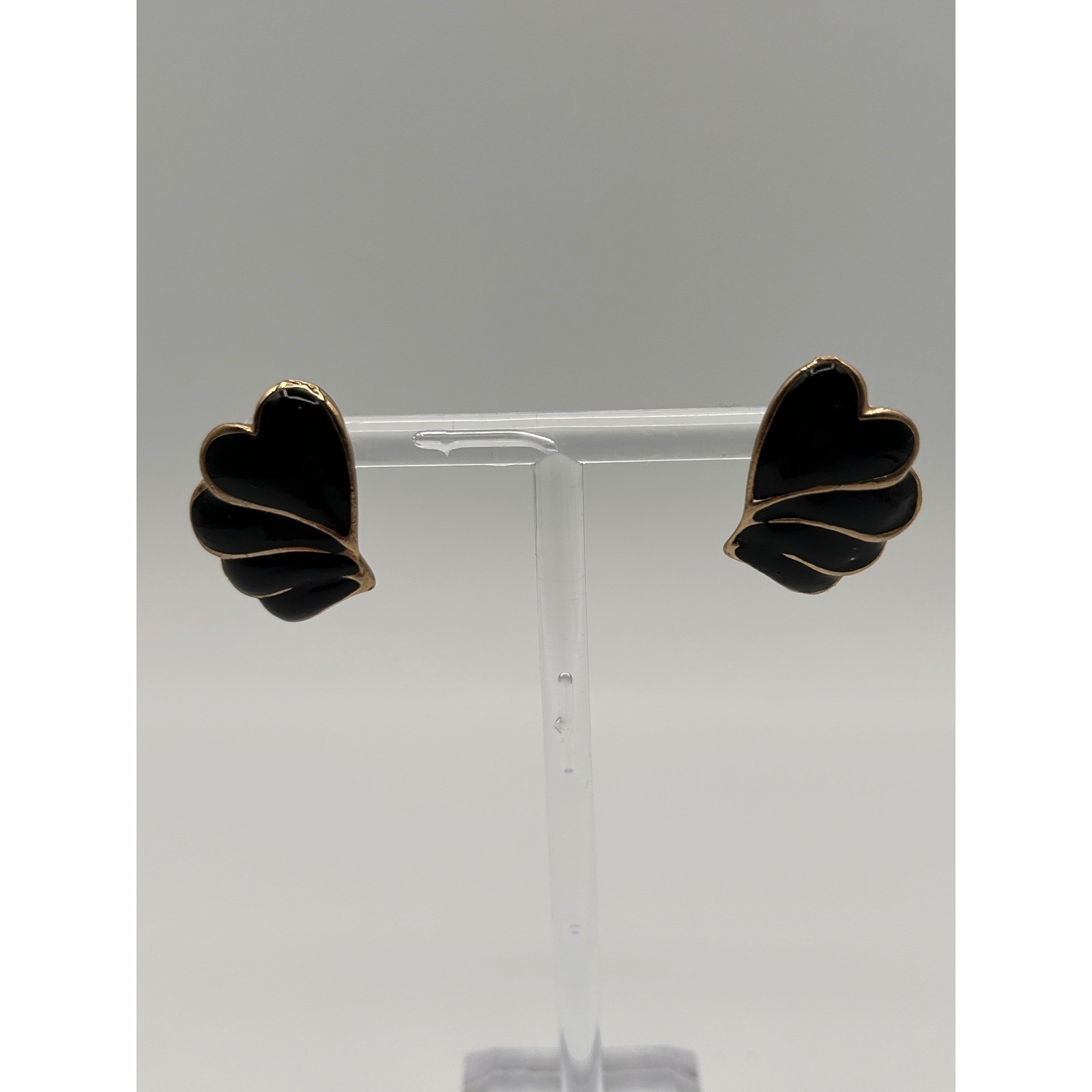 Vintage Black Enamel Gold Tone Heart Wing Shell Post Stud Earrings Jewelry