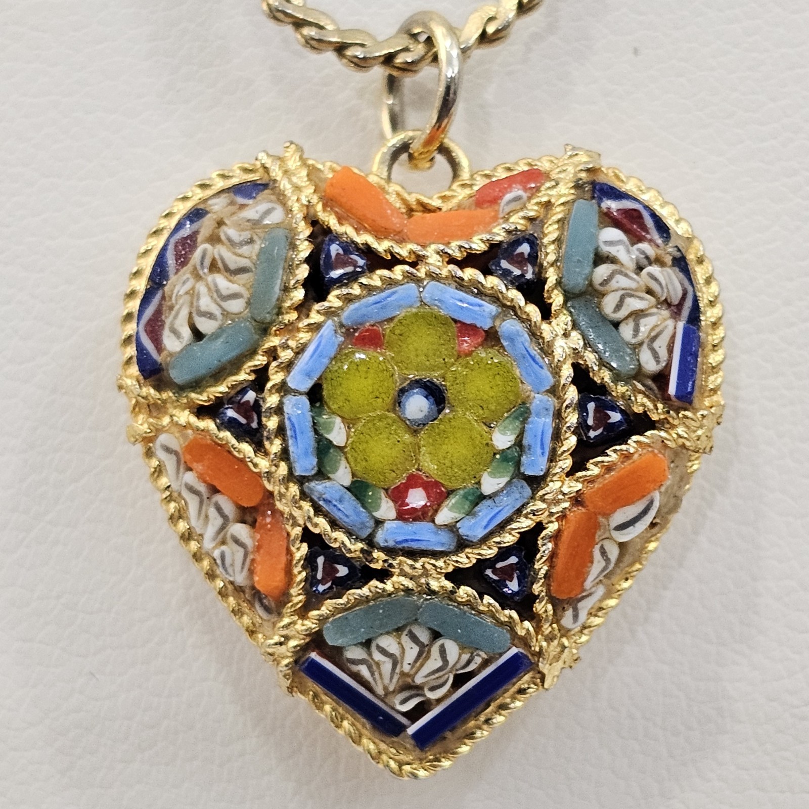 Vintage Micro Mosaic Heart Pendant Necklace Gold Tone Serpentine Chain 24″