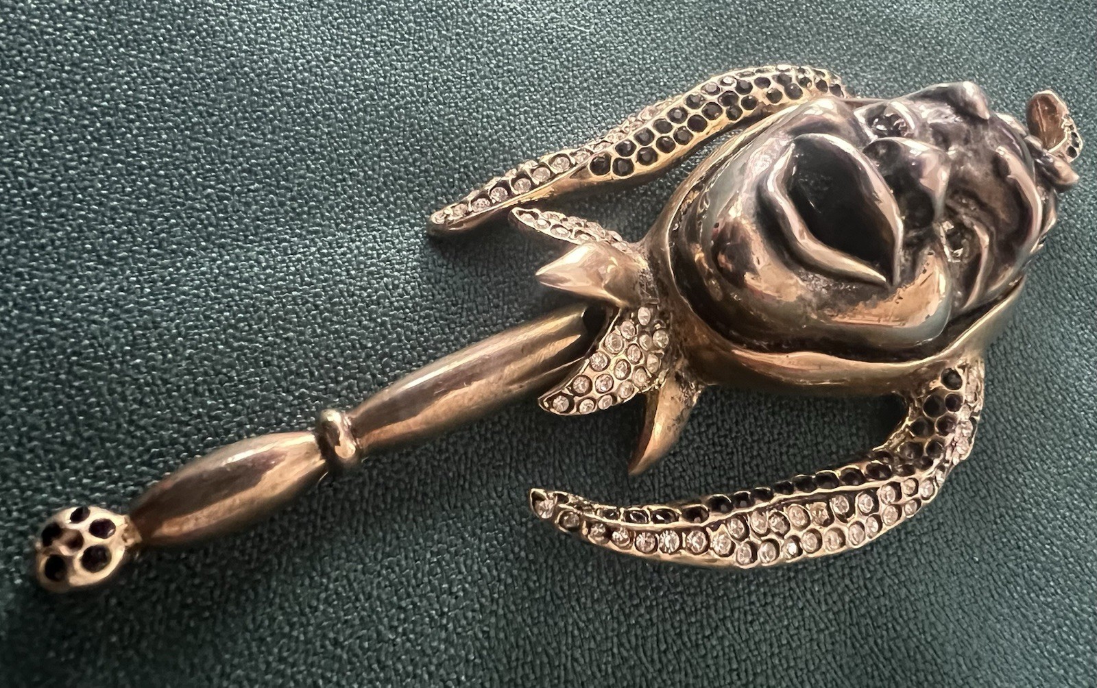 FABULOUS UNSIGNED RETICULATED JESTER BROOCH BLACK/CLEAR RHINESTONES EXCELLENT