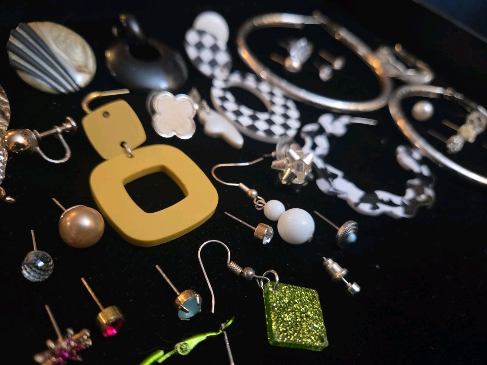 Lot Of Vintage Costume Jewelry Single Earrings