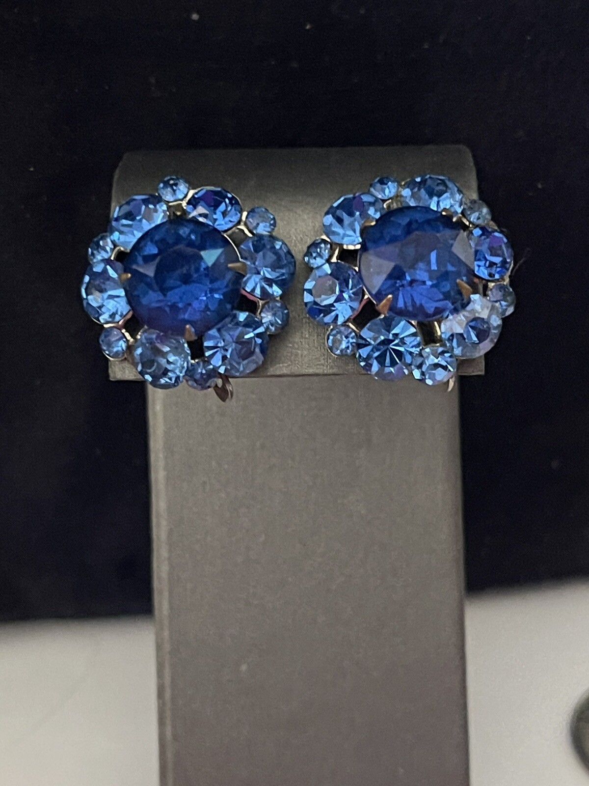 Vintage MCM Prong Set Sparkling Blue Rhinestone Silvertone Screwback Earrings