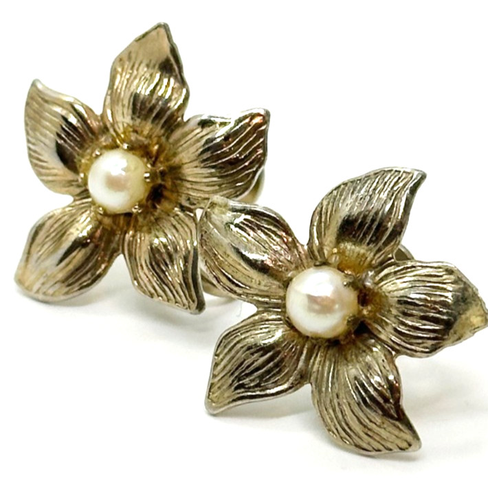 Vintage Flower Earrings Gold Tone Faux Pearl Screwback Mid Century