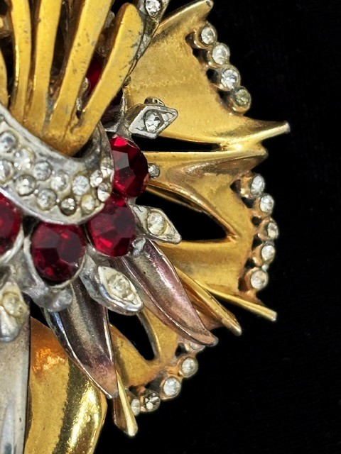 1940s Signed REINAD Gold Plated RED CLEAR CRYSTAL LG Layered FLOWER Pin Brooch