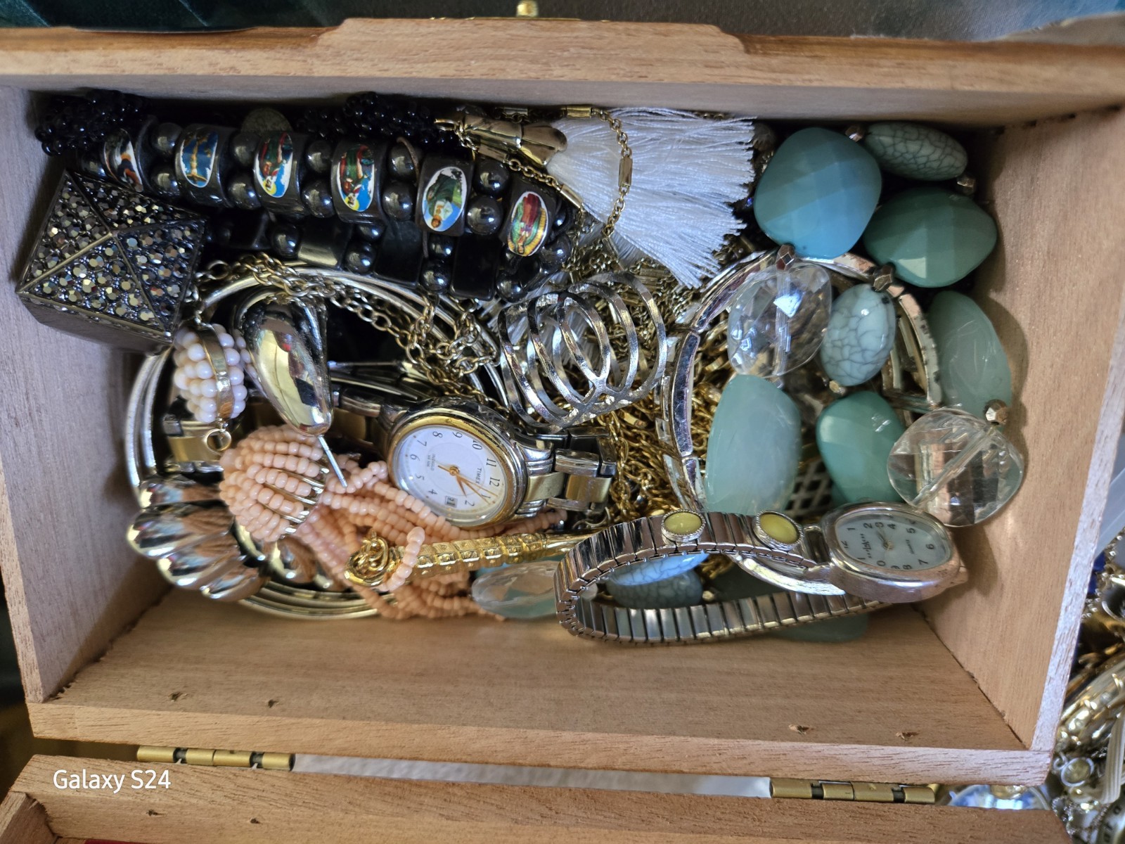 Mystery Jewelry Lot In A Vintage Cigar Box. VNG To Now.