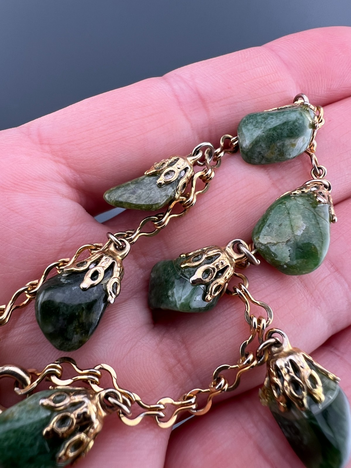 Vintage Charm Bracelet Green Gemstone Gold Tone Serpentine 7″ Fancy Link Boho