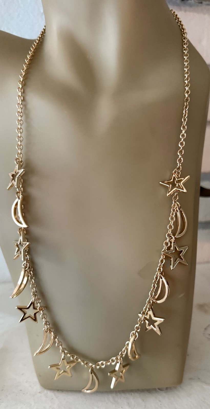 ESTATE GOLD TONE CRESCENT MOON STAR MULTI CHARM SIGNED CHAIN NECKLACE 26″