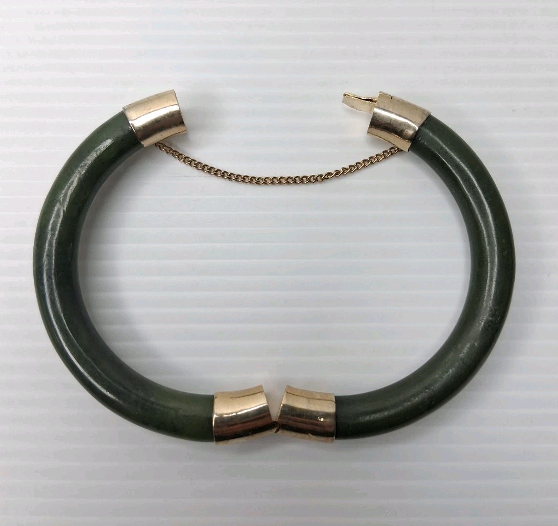Vintage Green Nephrite Jade Hinged Gold Tone Bangle Bracelet Push Lock