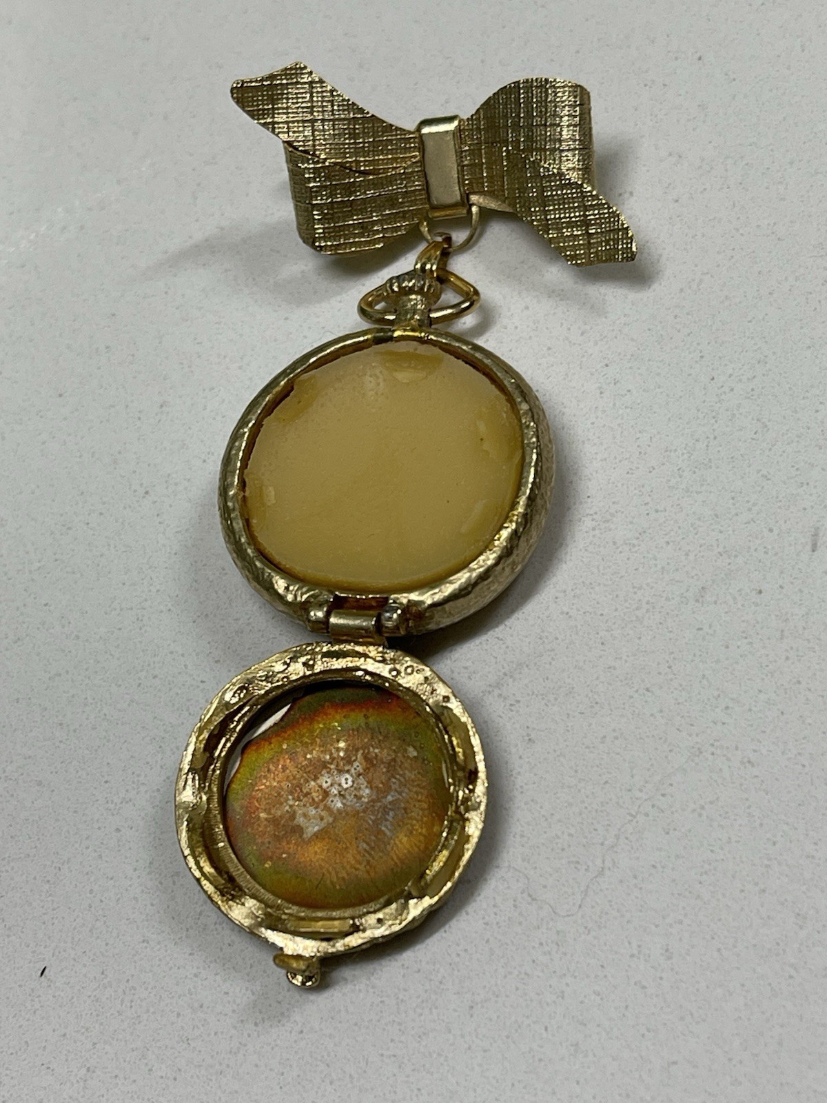 House of Fuller Solid Perfume Enameled Gold Locket Bow Brooch Unused