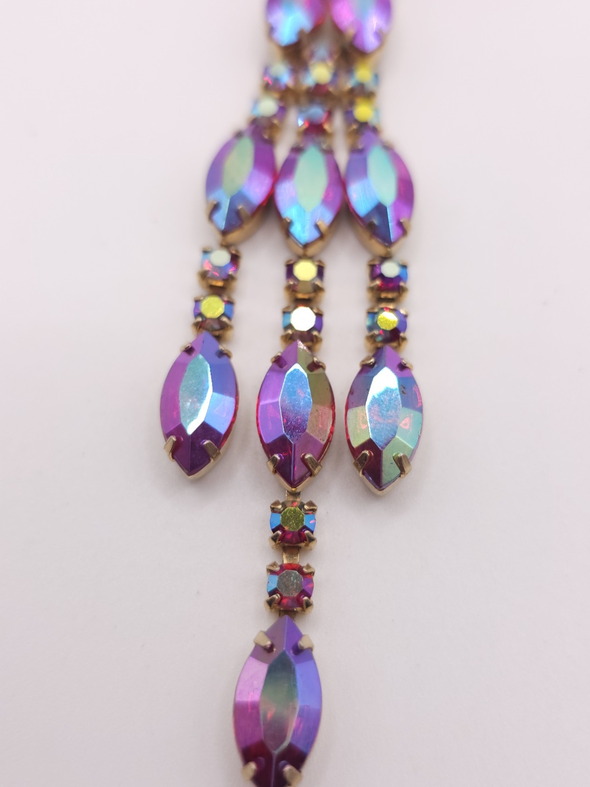 Stunning VTG Fuchsia Aurora Borealis Rhinestone Lavalier Drop Necklace