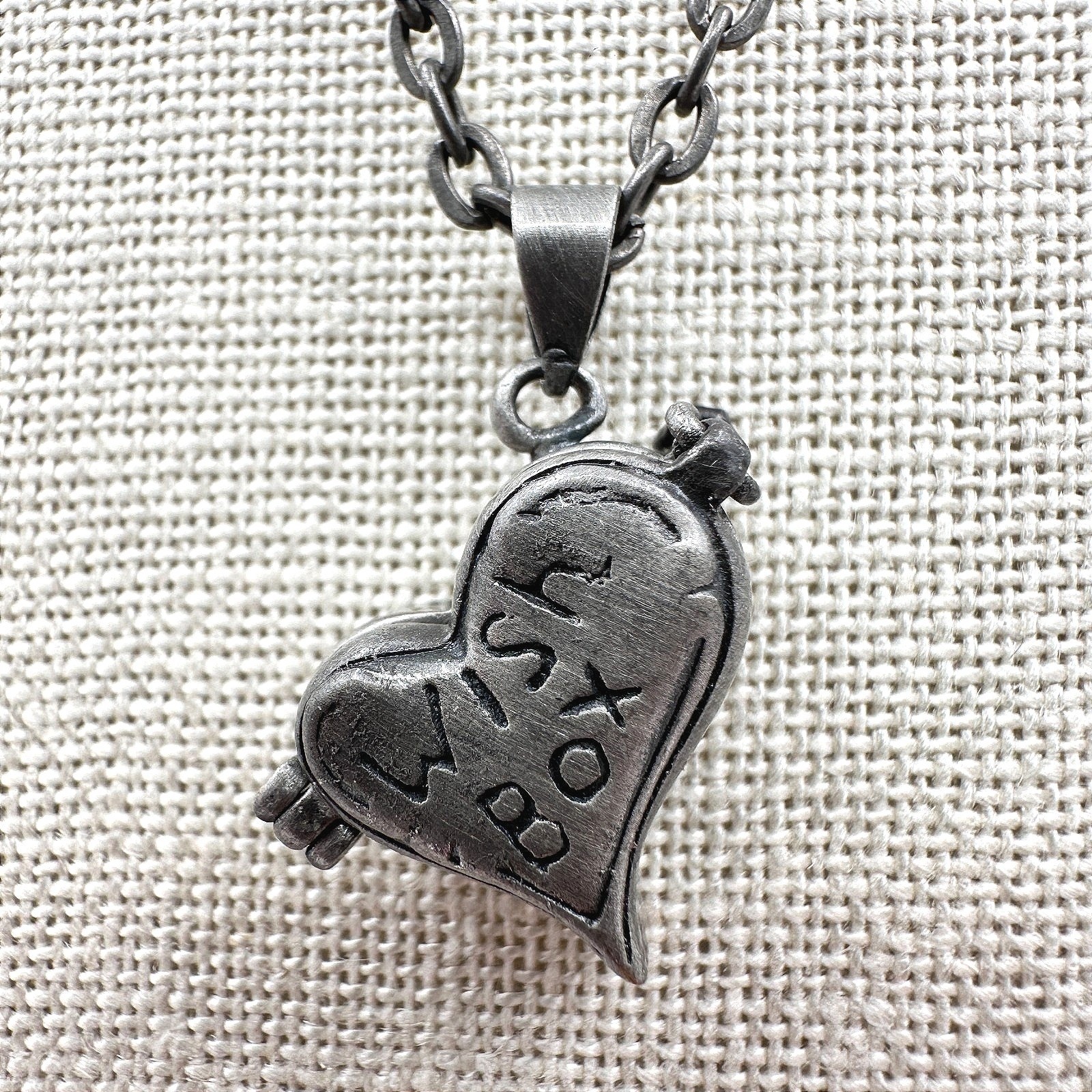 Vintage 90s Pewter Tone Wish Box Heart Locket Necklace Boho Goth Fashion Jewelry