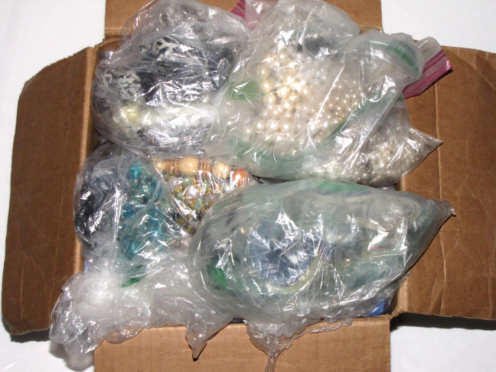 20lbs Bulk Lot Of 150+ Vintage Gold Plated Necklace Silver Modern Beaded Womens