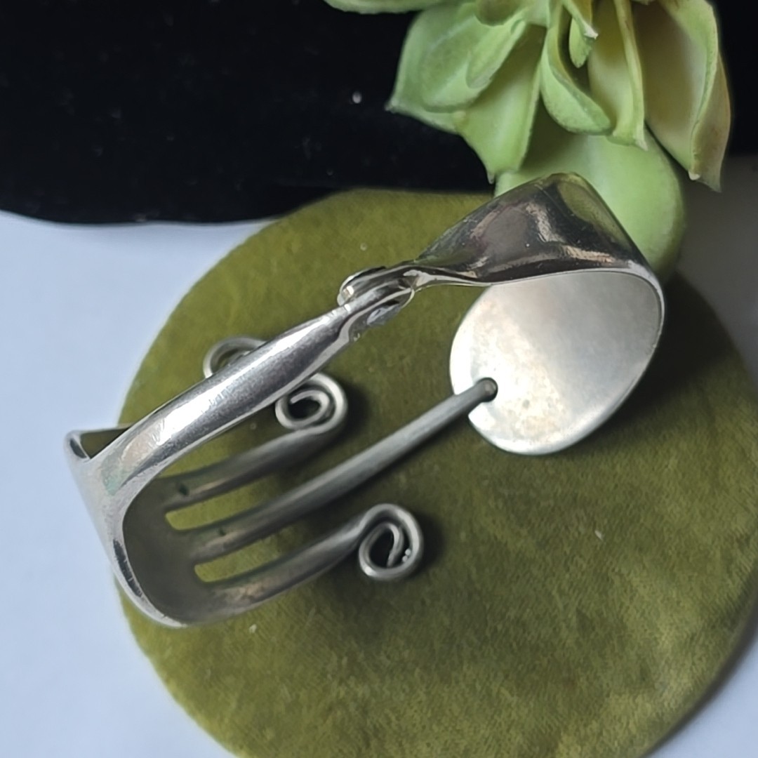 Vintage Hand Crafted Fork Silver Alloy Hinged Bracelet 7″ Wrist