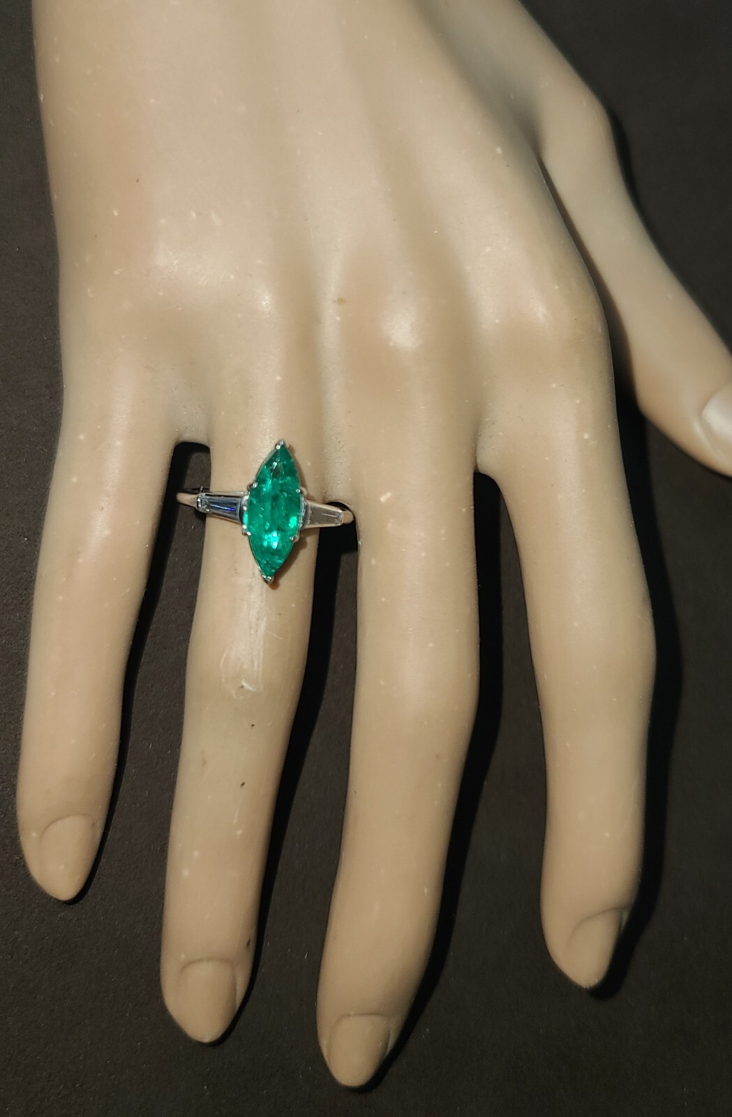 Vintage Platinum Engagement Ring 2.09CT. Gem Natural Green Emerald Marquise Cut
