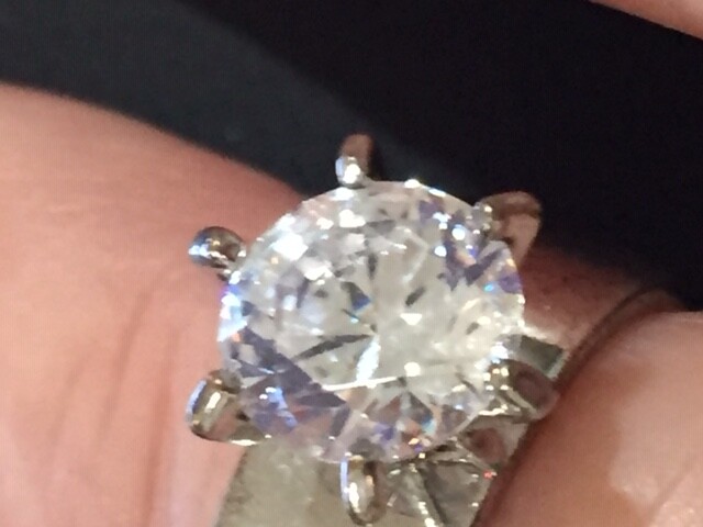 Ladies .925 Sterling Silver & CZ Crystal sz 6 Solitaire Vintage