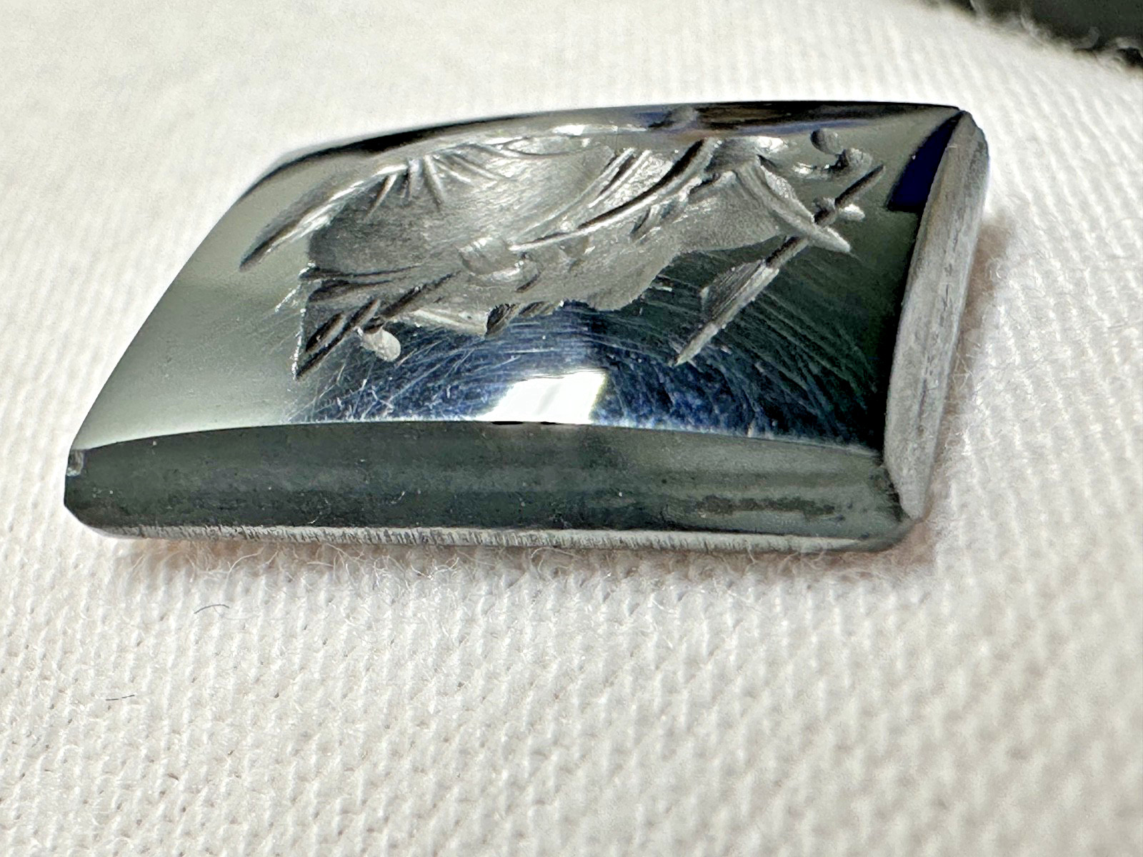 VINTAGE INTAGLIO WARRIOR ON METALLIC BLACK (HEMATITE?) LOOSE RECTANGLE N338