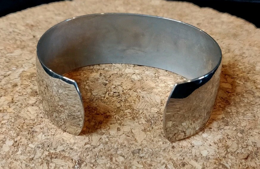 Vtg Minimalists Silver Tone Finish Bracelet “Mirror” Cuff Style 1 In Wide Adj.