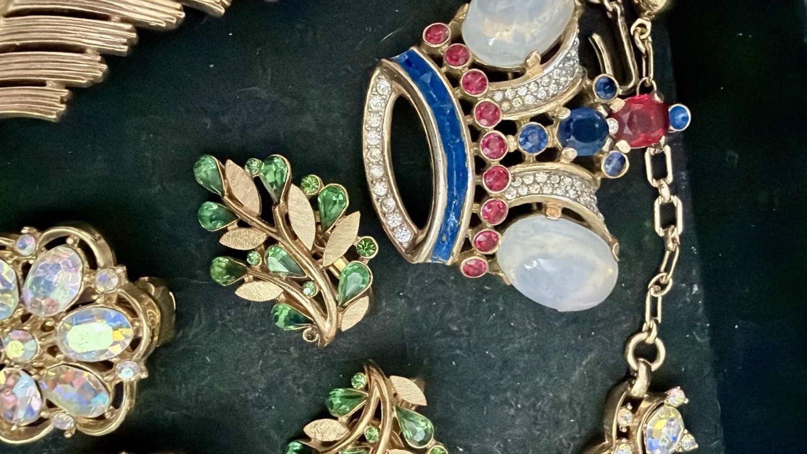 Vintage 100% CROWN TRIFARI Jewelry Lot Missing Stones Minor Repairs 38 Pieces
