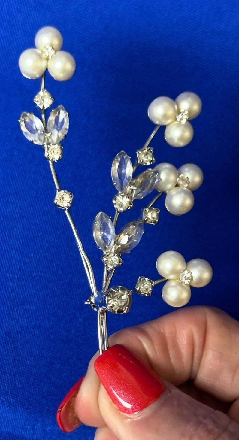Floral Spray Silver-tone Stems Clear Rhinestones & Faux Pearl Flower Tips Brooch