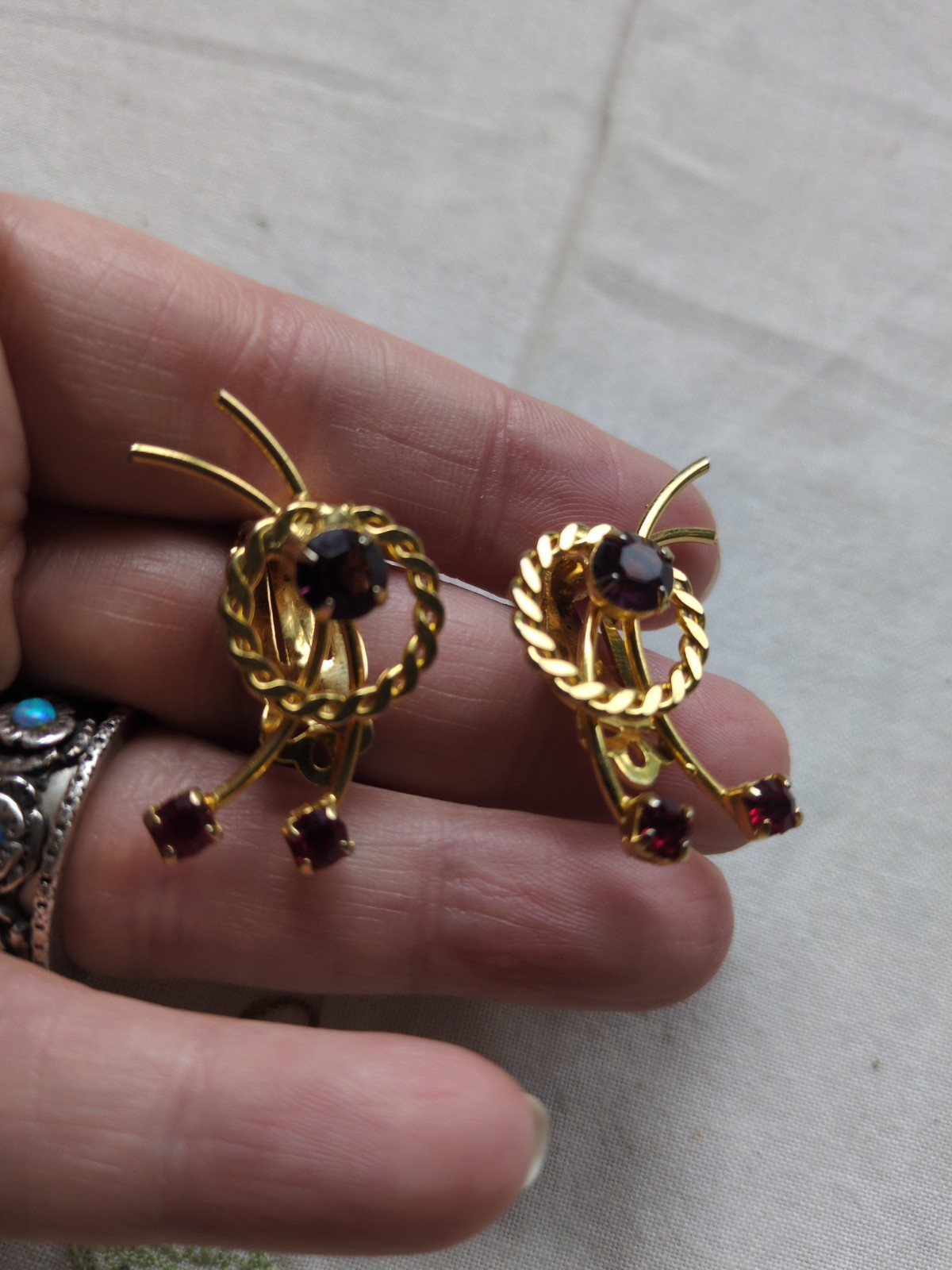 Vintage Gold Tone Garnet Rhinestone Clip On Earrings