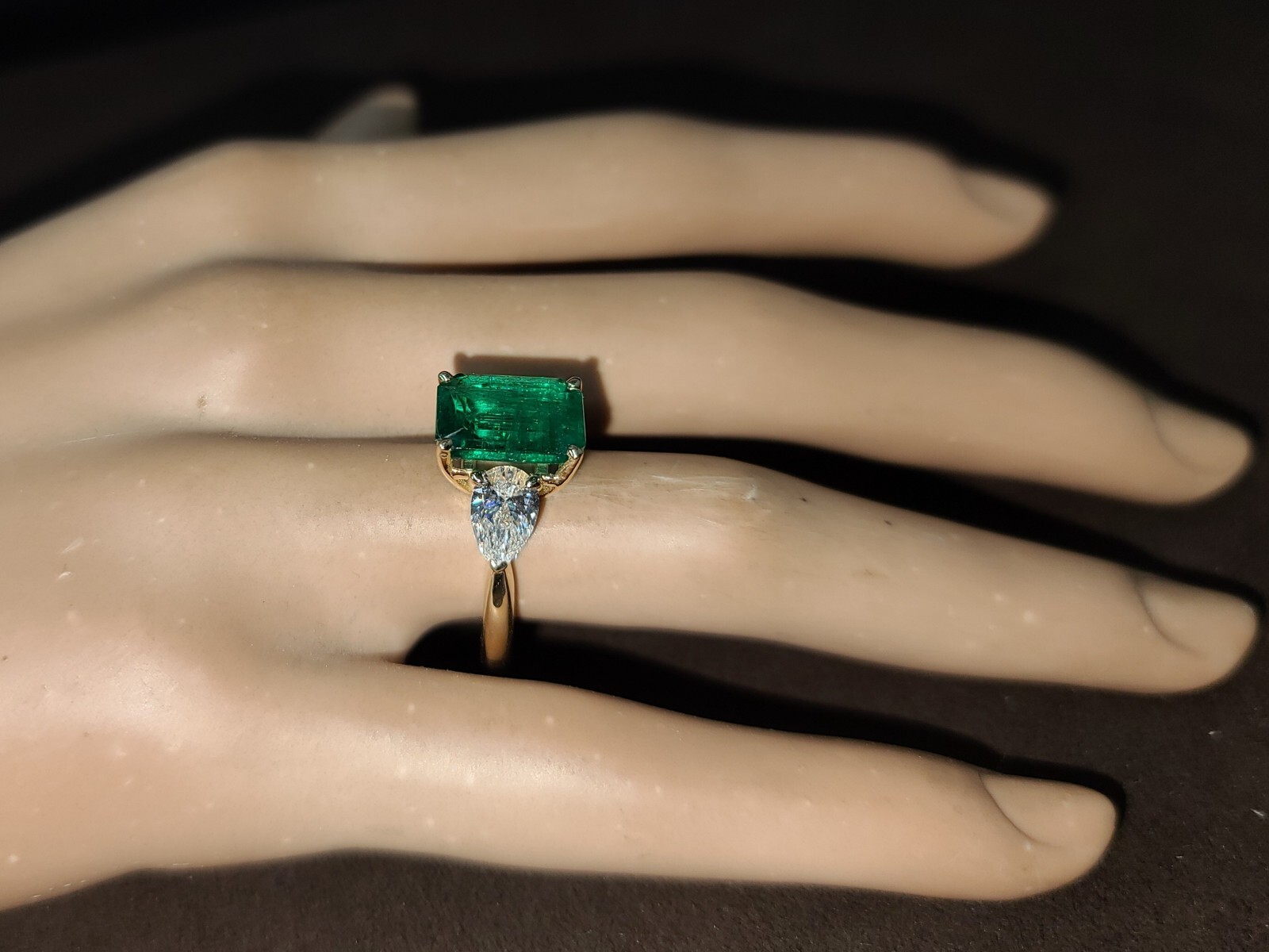 14k Yellow Engagement Ring 4.37ct. Natural Green Emerald Rectangular Shape