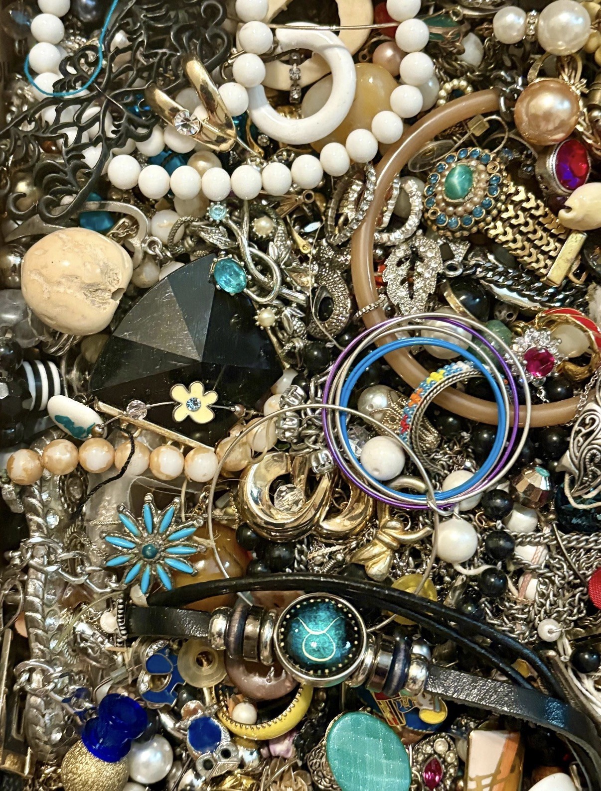 1 – 2 LB Mixed Jewelry LOT Modern and Vintage ALL WEARABLE Bulk LOT