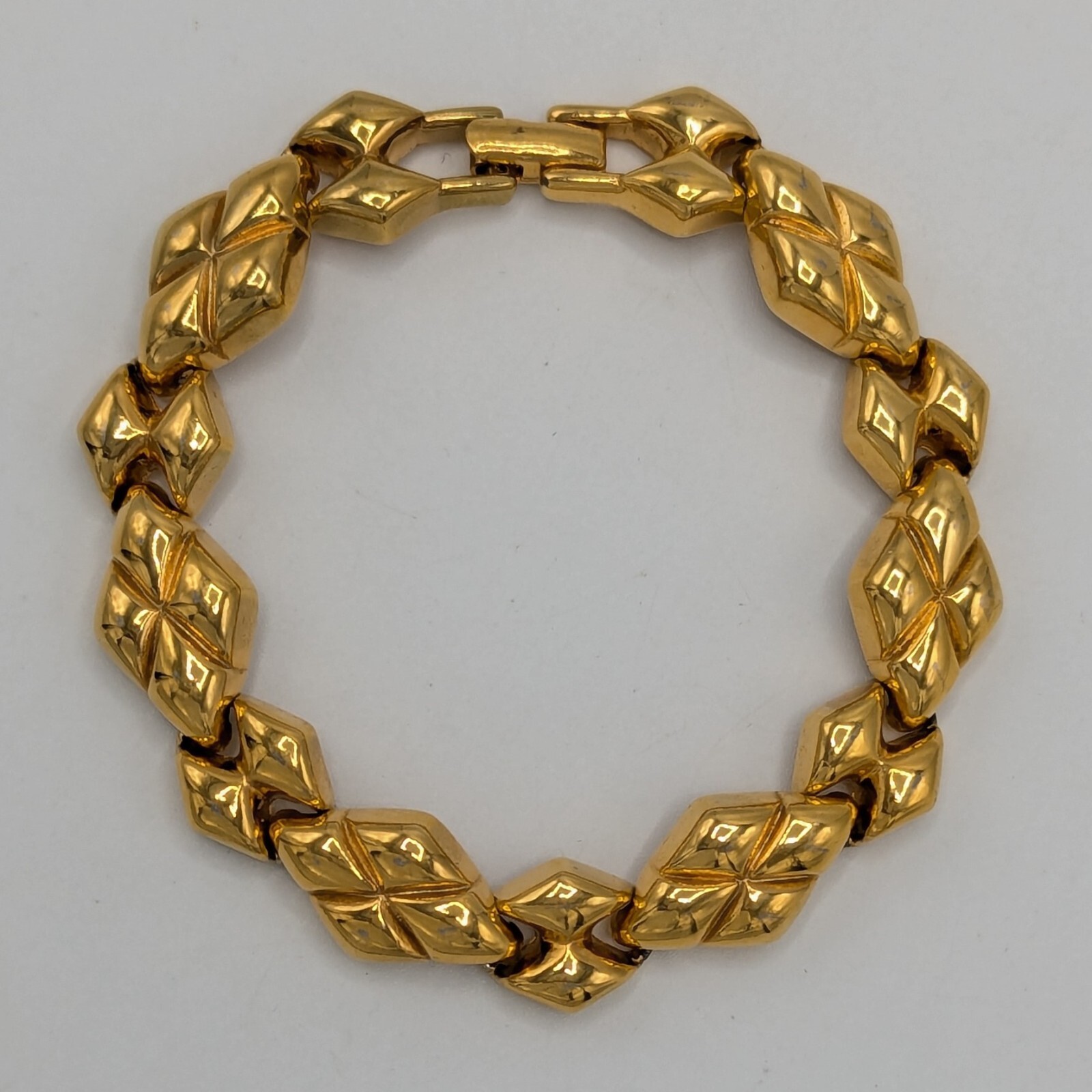 Monet Puffed Quilted Diamond Shape Bracelet Gold Plated 7.5″