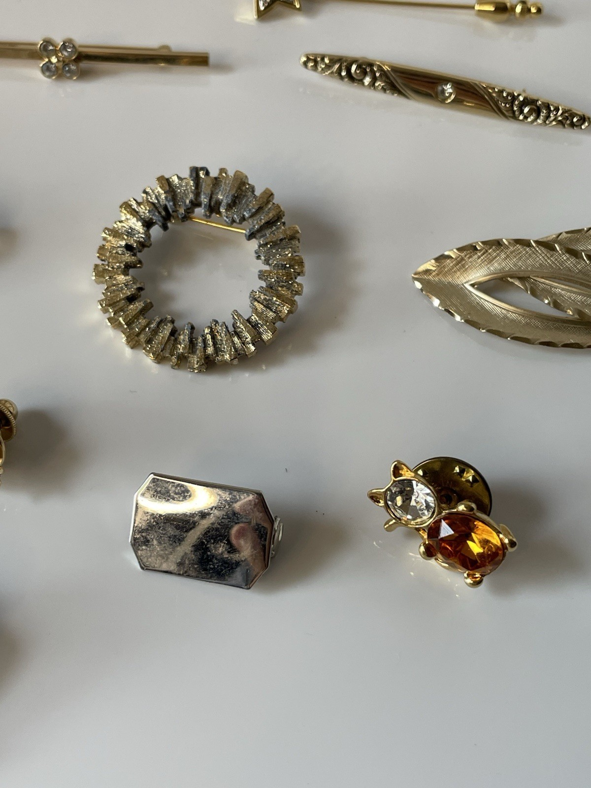 Lots Of Brooches/ Pins See Pictures Details/ Wear