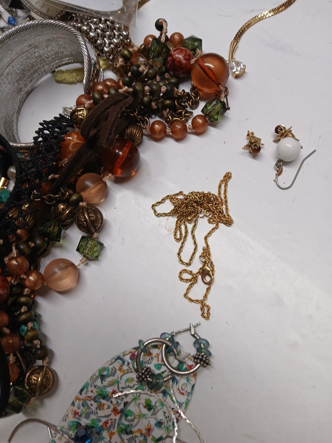 Huge lot Of Jewelry Watches Pearls & More Some new And Used unsearched 4.6lbs