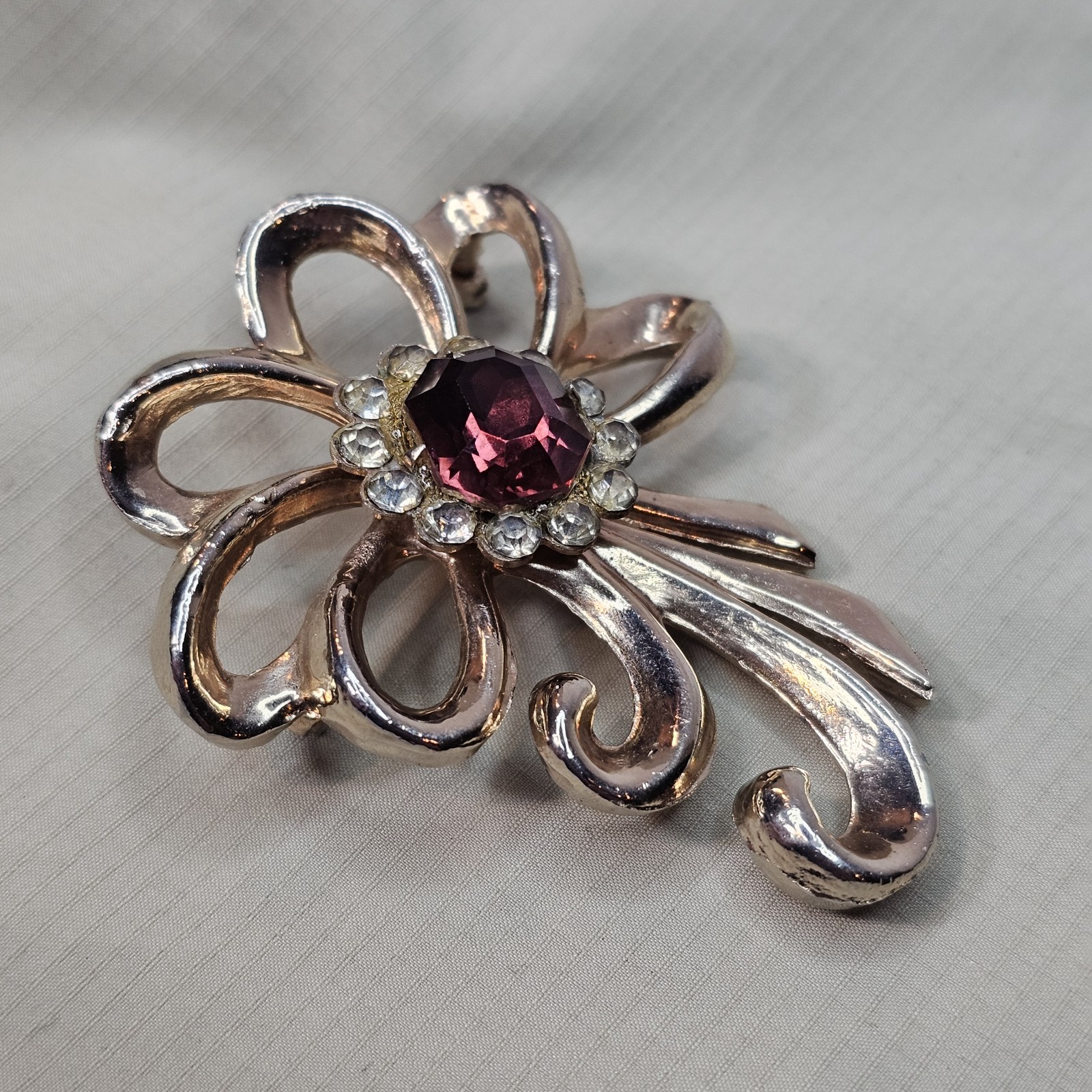 Vintage Art Noveau Style Gold Tone Red & Clear Rhinestone Fancy Bowl Brooch Pin