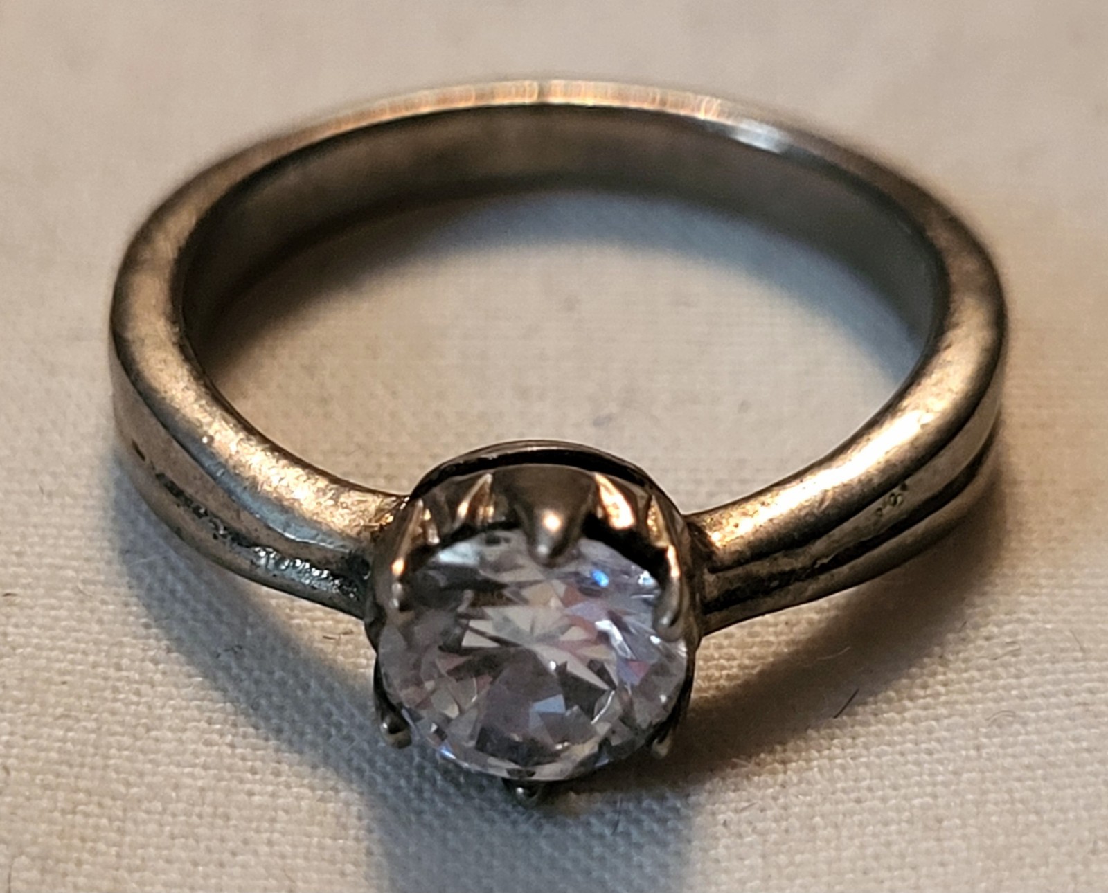 925 Sterling Silver Simulated Solitaire Diamond Engagement Ring Size 7.75 NOS