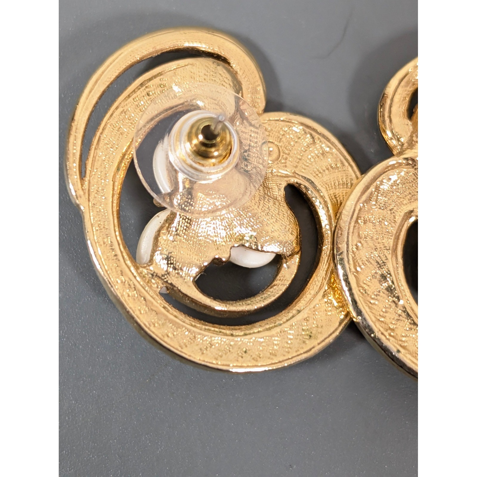 Vintage Avon Island Shell Pierced Earrings Gold Tone Faux Pearl Swirl