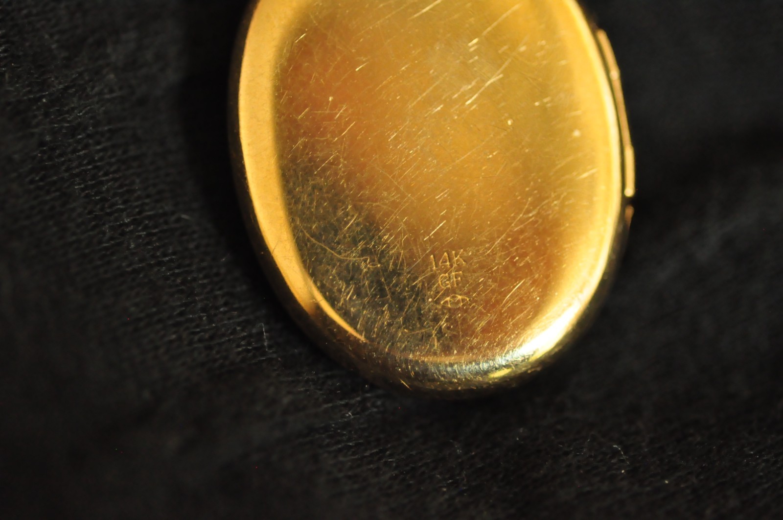 Charming 14K Gold‑Filled Cameo Locket – Victorian Style – 1″ – 8 g – Vintage