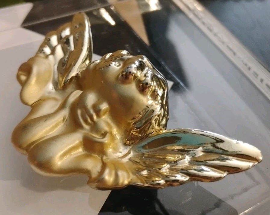 PRIMAVERA(?) Brand Unsigned Dual Golden Textured 2.5″ Angel/Cherub Pin!