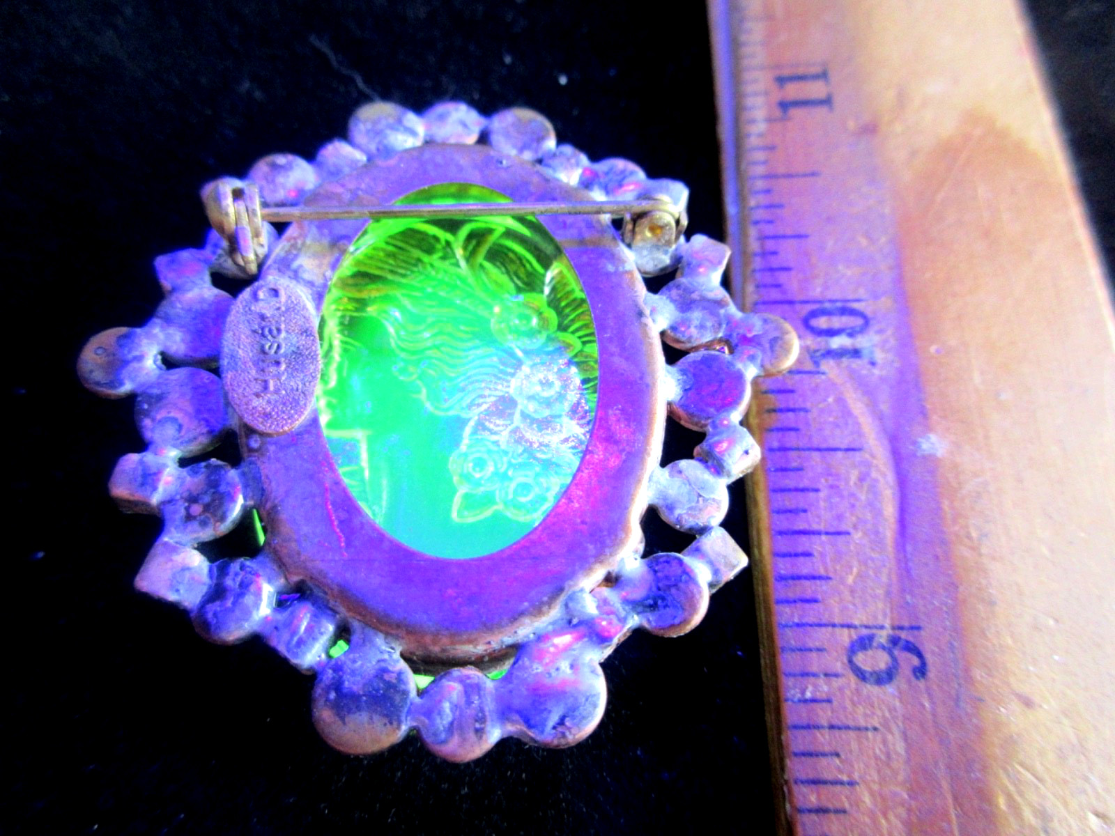 Stunning Victorian Brooch Czech Vaseline Uranium Rhinestones Glows in the dark
