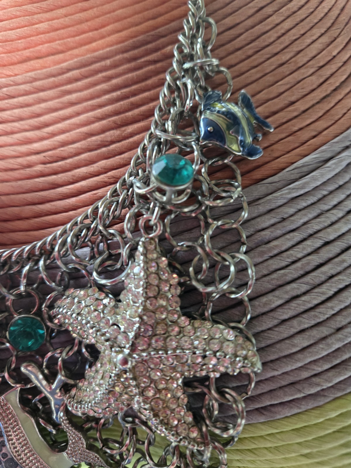 Under The Sea Vtg Silvertone Charm Necklace Fish Seahorse Crab Enamel Rhinestone