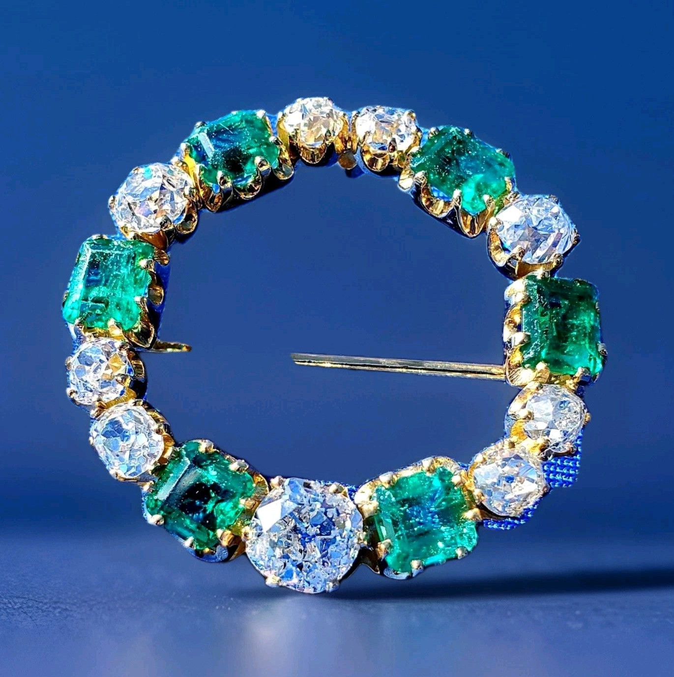 Original EARTH MINED DIAMOND EMERALD BROOCH Circle Deco Antique SOLID 18K GOLD