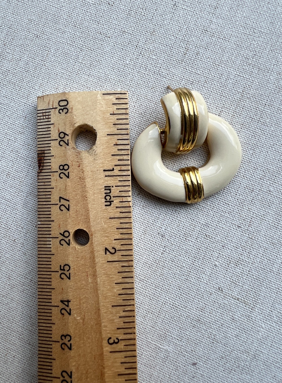 VINTAGE Erwin Pearl PEP White Enamel & Gold Tone Earrings