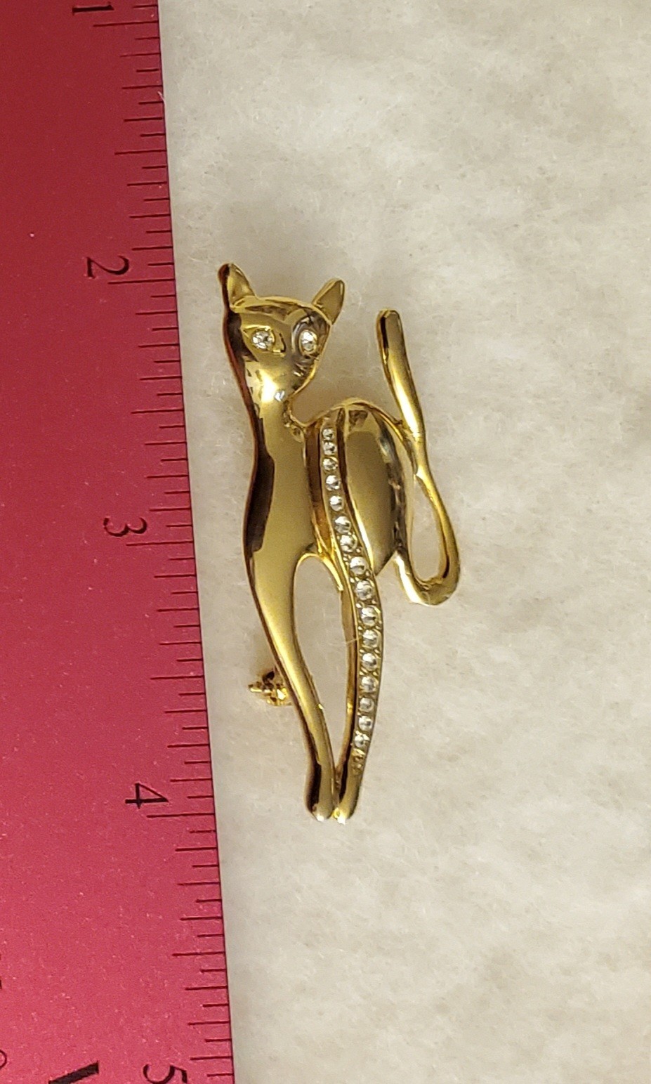 Signed GIOVANNI Cat Brooch Pin Rhinestones Costume Jewelry Polished Goldtone