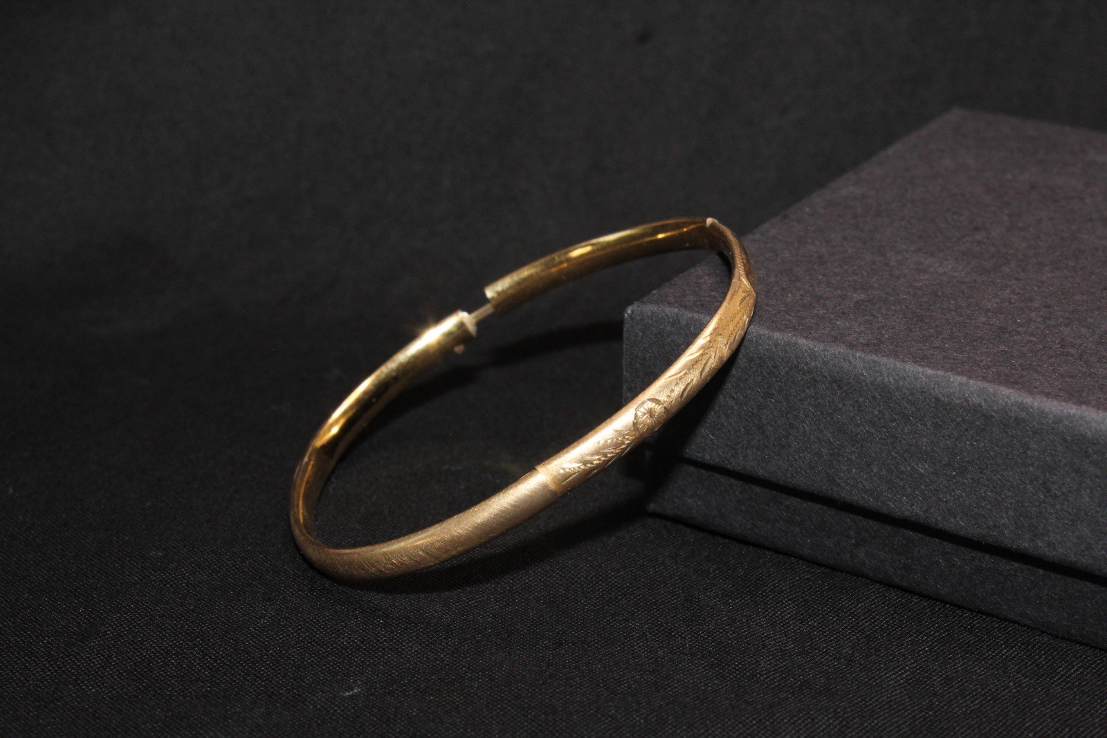 Vintage 12K Gold Filled Hinged Bangle Bracelet Etched Floral Design 4.3g