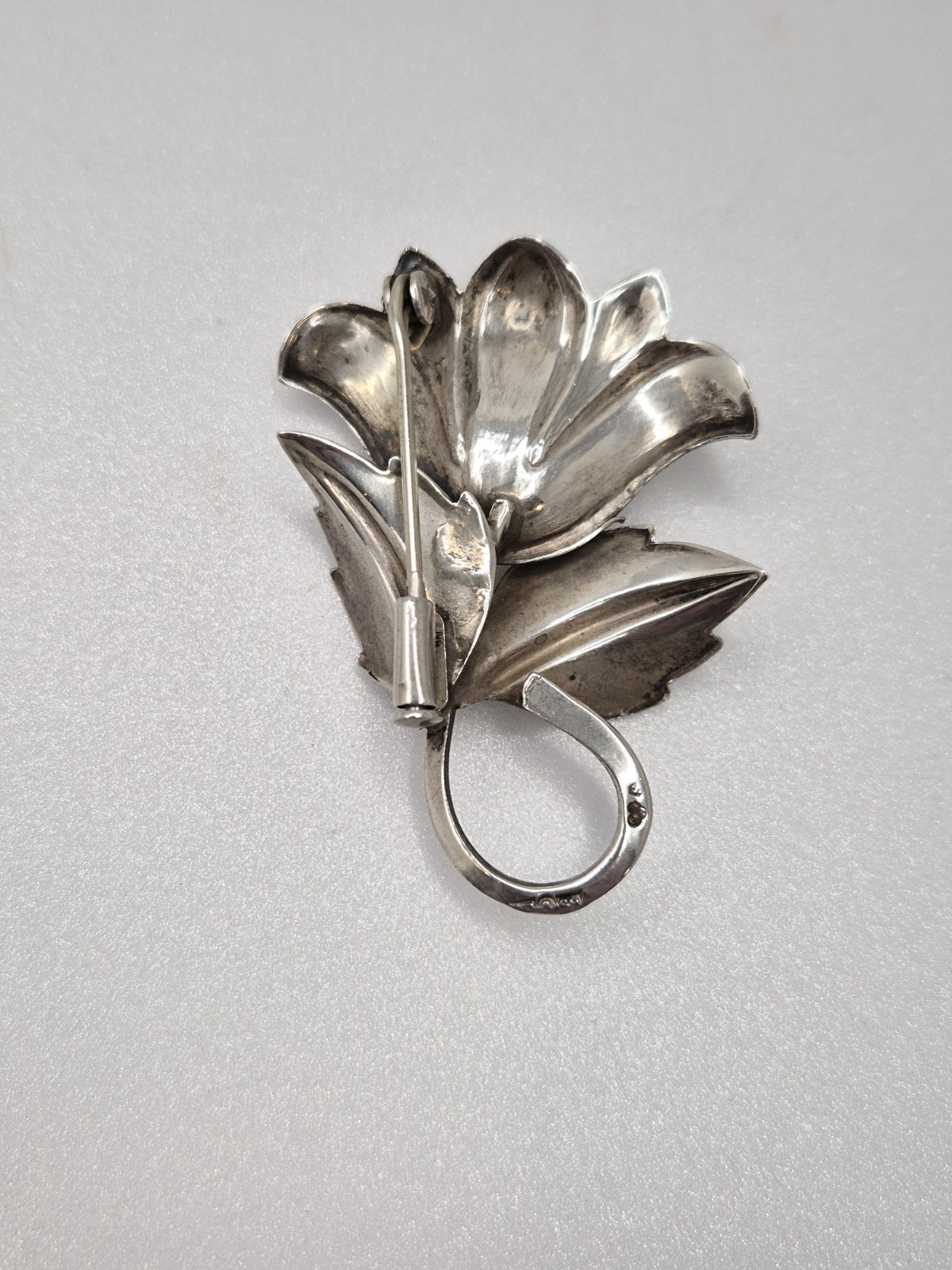 Vintage silver brooch floral motiv