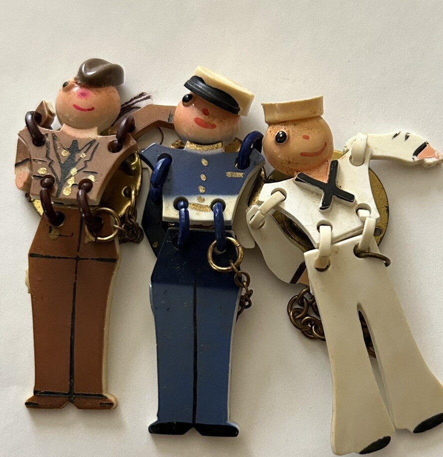 3 Vntg painted celluloid JOINTED SOLDIER ARMY PIN WWII era articulated men 2.5″