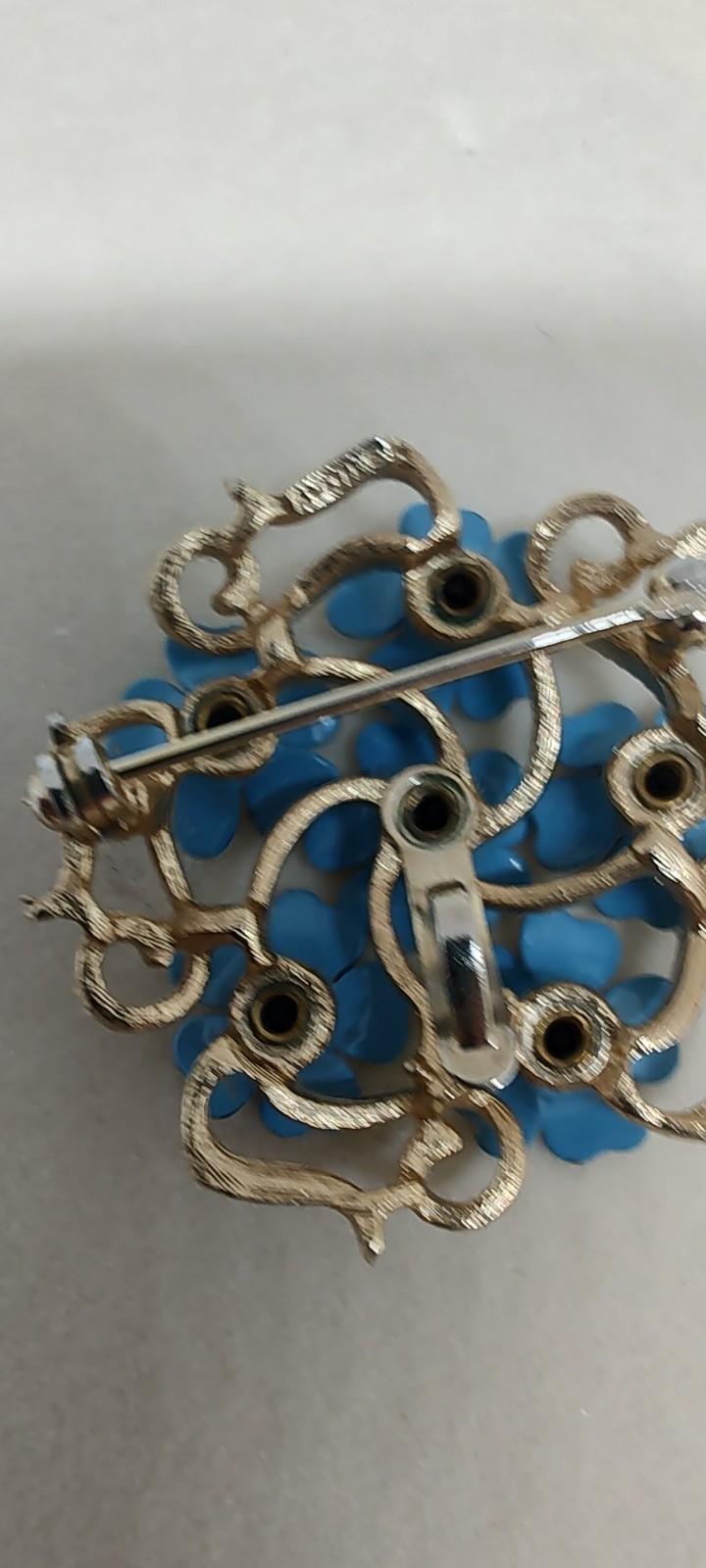 Avon VTG Blue Enamel & Rhinestone Flower Bouquet Brooch Pin Pendant Gold Tone