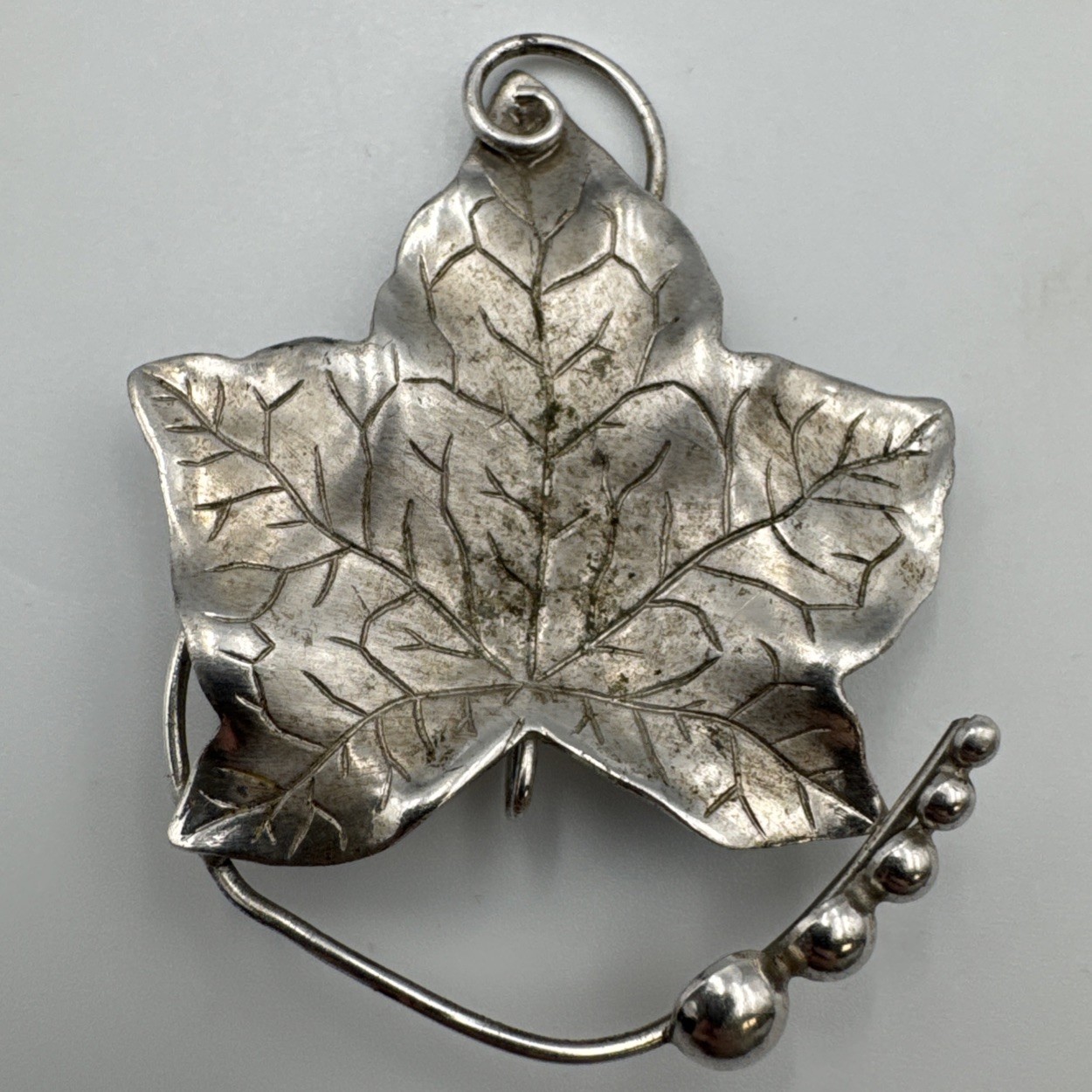 Sterling Silver 925 Leaf Design Vintage 47.29mm Brooch 6.4g