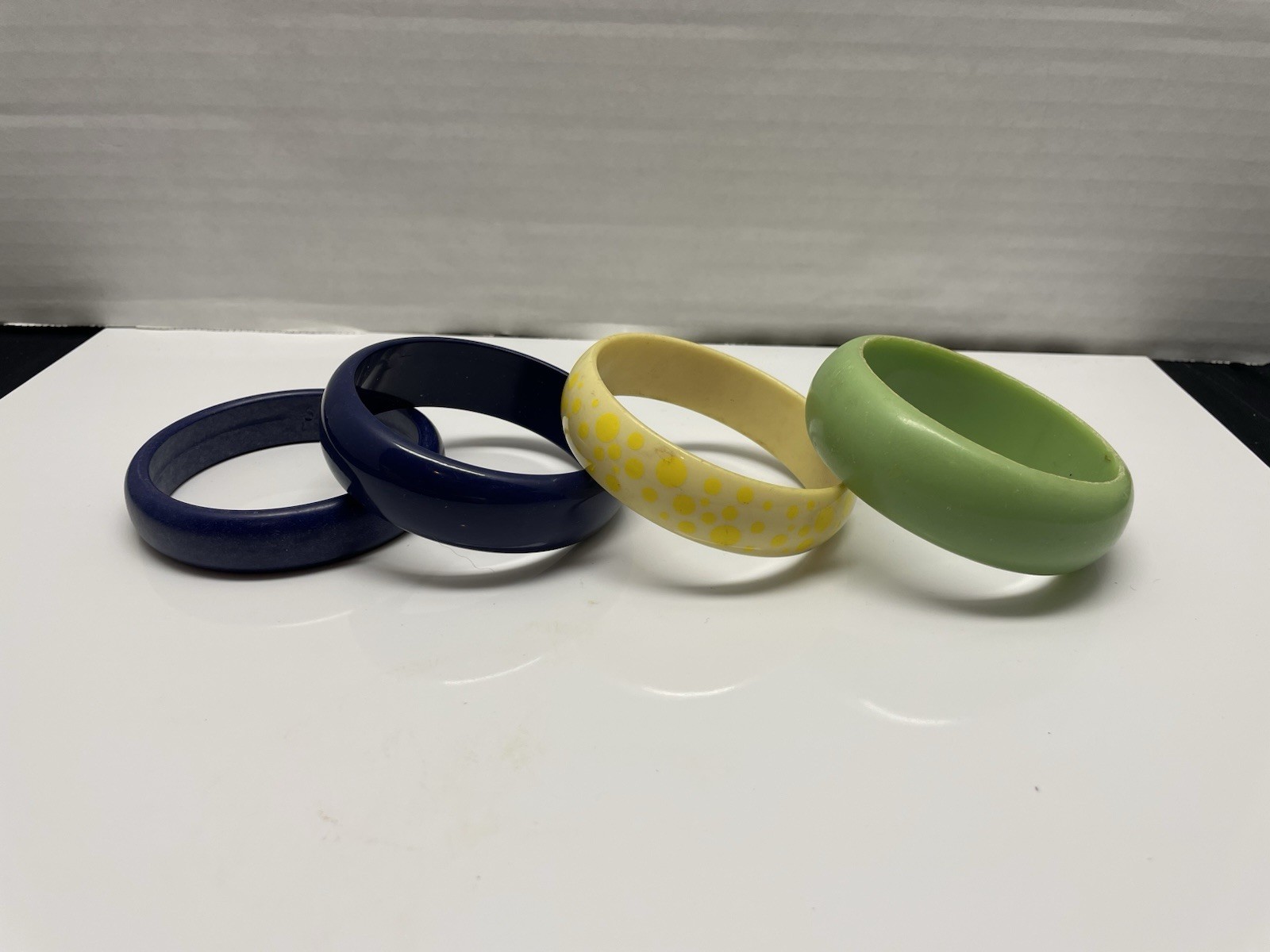Lot Of 4 Vintage Bangle Bracelets See Pictures Details/Wear