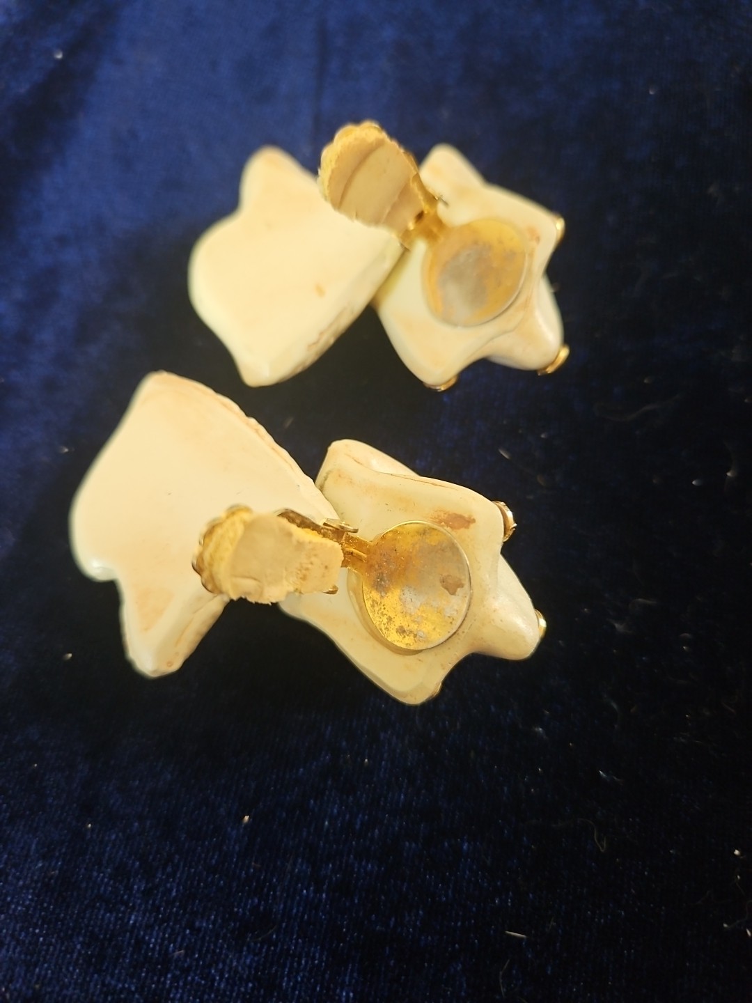 Vtg 1980s Jeff Lieb Lightweight Cream Door Knocker Clip On Earrings #22