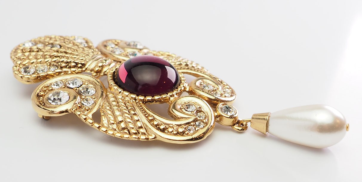 Large vintage elaborate rhinestones faux pearl purple pin by Jeff Lieb