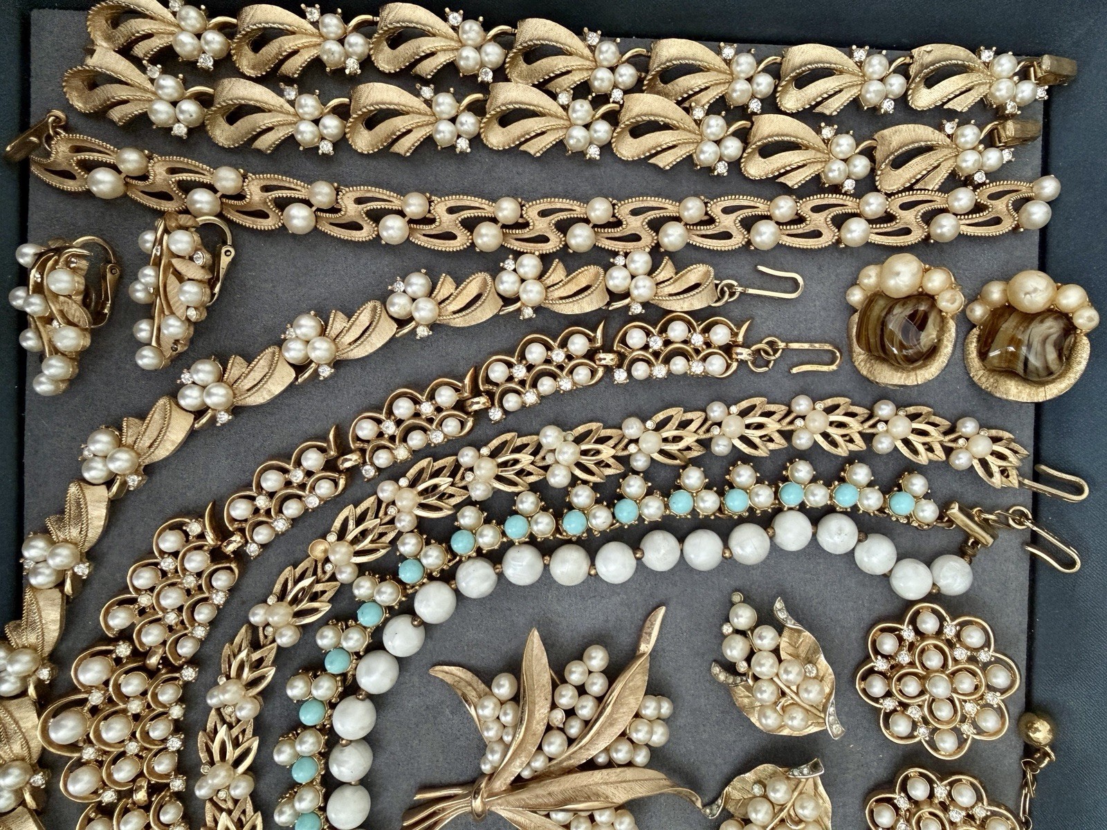 Vintage 100% CROWN TRIFARI Jewelry Lot Missing Stones Minor Repairs 38 Pieces