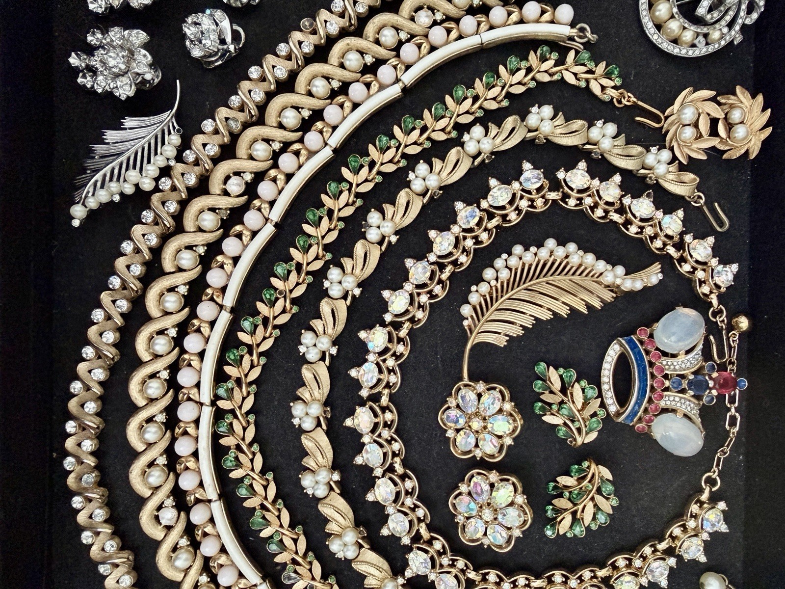 Vintage 100% CROWN TRIFARI Jewelry Lot Missing Stones Minor Repairs 38 Pieces
